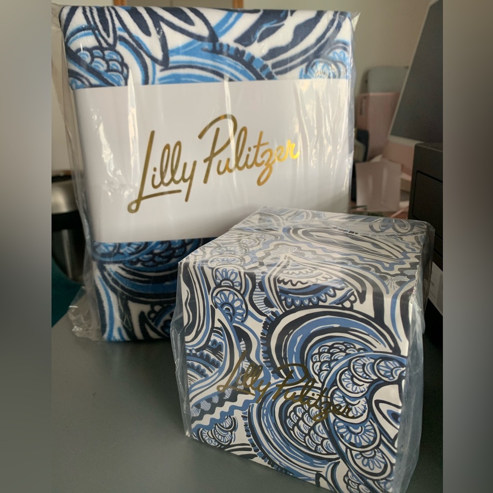 NWT Lilly Pulitzer Blanket & Mug in Give It A Whirl